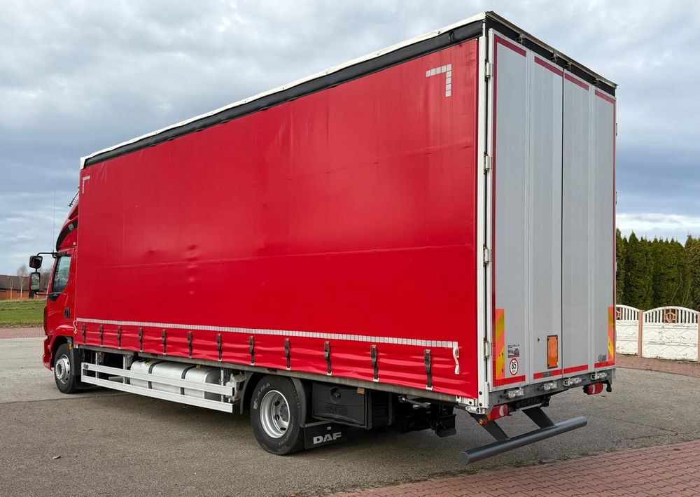 DAF LF 260 / WINDA / 16TON DMC / 3M WYSOKOŚĆ / JUMBO / FIRANKA / SYPIALKA / AUTOMAT / JEDEN WŁAŚCICIE / EURO 6 / 2017/ SPROWADZONY / 19 PALET / DUŻA ŁADOWNOŚĆ / - Camion à rideaux coulissants: photos 4 DAF LF 260 / WINDA / 16TON DMC / 3M WYSOKOŚĆ / JUMBO / FIRANKA / SYPIALKA / AUTOMAT / JEDEN WŁAŚCICIE / EURO 6 / 2017/ SPROWADZONY / 19 PALET / DUŻA ŁADOWNOŚĆ / - Camion à rideaux coulissants: photos 4