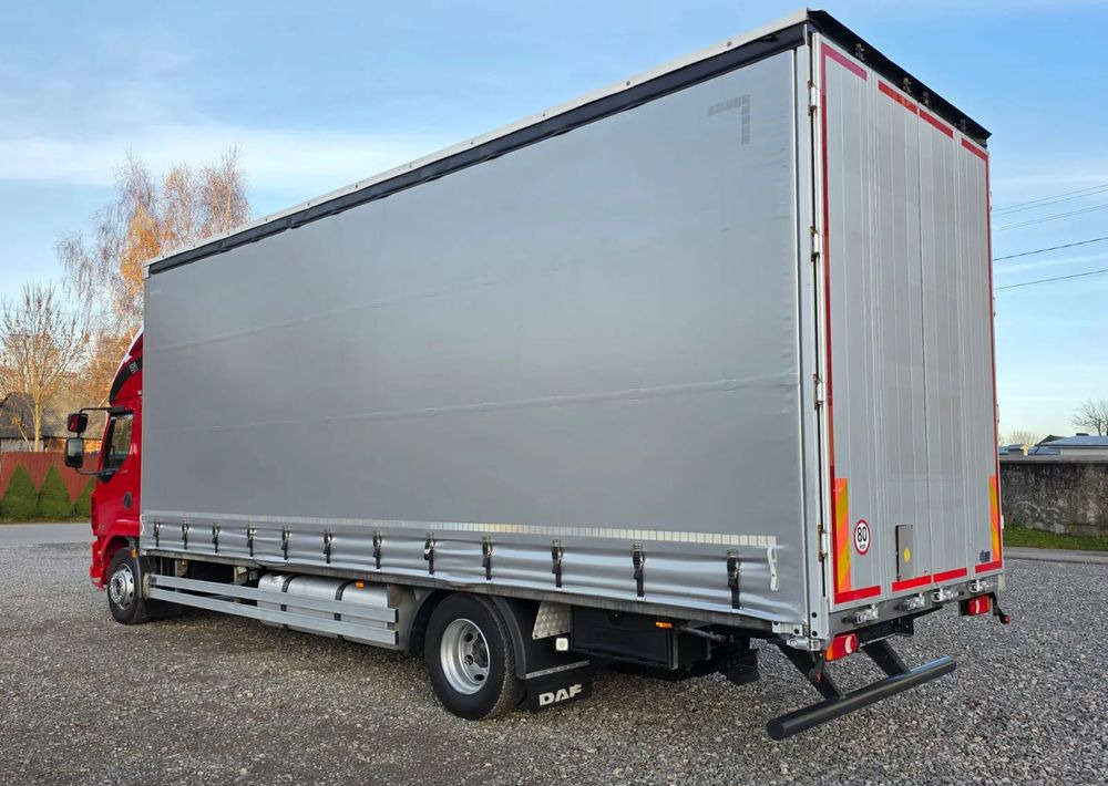 DAF LF 290 / WINDA / 16TON DMC / 3M WYSOKOŚĆ / JUMBO / FIRANKA / SYPIALKA / AUTOMAT / JEDEN WŁAŚCICIE / EURO 6 / 2017/ SPROWADZONY / 19 PALET / DUŻA ŁADOWNOŚĆ / - Camion à rideaux coulissants: photos 4 DAF LF 290 / WINDA / 16TON DMC / 3M WYSOKOŚĆ / JUMBO / FIRANKA / SYPIALKA / AUTOMAT / JEDEN WŁAŚCICIE / EURO 6 / 2017/ SPROWADZONY / 19 PALET / DUŻA ŁADOWNOŚĆ / - Camion à rideaux coulissants: photos 4