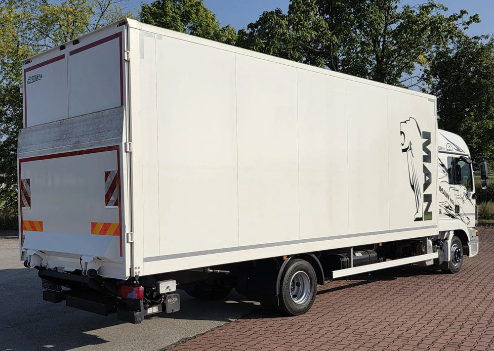 MAN TGL 12.250 / KONTENER / IZOTERMA / WINDA / 2019R / EURO 6 / PEŁEN SERWIS / 6 TON ŁADOWNOŚĆ / SPROWADZONY / ZADBANY / JAK NOWY / KSIĄŻKA SERWISOWA / E6 / 17 PALET - Camion fourgon: photos 4 MAN TGL 12.250 / KONTENER / IZOTERMA / WINDA / 2019R / EURO 6 / PEŁEN SERWIS / 6 TON ŁADOWNOŚĆ / SPROWADZONY / ZADBANY / JAK NOWY / KSIĄŻKA SERWISOWA / E6 / 17 PALET - Camion fourgon: photos 4