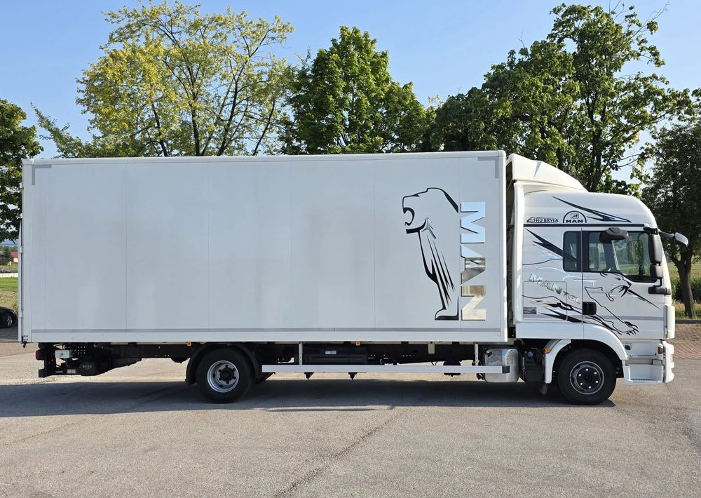 MAN TGL 12.250 / KONTENER / IZOTERMA / WINDA / 2019R / EURO 6 / PEŁEN SERWIS / 6 TON ŁADOWNOŚĆ / SPROWADZONY / ZADBANY / JAK NOWY / KSIĄŻKA SERWISOWA / E6 / 17 PALET - crédit-bail MAN TGL 12.250 / KONTENER / IZOTERMA / WINDA / 2019R / EURO 6 / PEŁEN SERWIS / 6 TON ŁADOWNOŚĆ / SPROWADZONY / ZADBANY / JAK NOWY / KSIĄŻKA SERWISOWA / E6 / 17 PALET: photos 9 MAN TGL 12.250 / KONTENER / IZOTERMA / WINDA / 2019R / EURO 6 / PEŁEN SERWIS / 6 TON ŁADOWNOŚĆ / SPROWADZONY / ZADBANY / JAK NOWY / KSIĄŻKA SERWISOWA / E6 / 17 PALET - crédit-bail MAN TGL 12.250 / KONTENER / IZOTERMA / WINDA / 2019R / EURO 6 / PEŁEN SERWIS / 6 TON ŁADOWNOŚĆ / SPROWADZONY / ZADBANY / JAK NOWY / KSIĄŻKA SERWISOWA / E6 / 17 PALET: photos 9