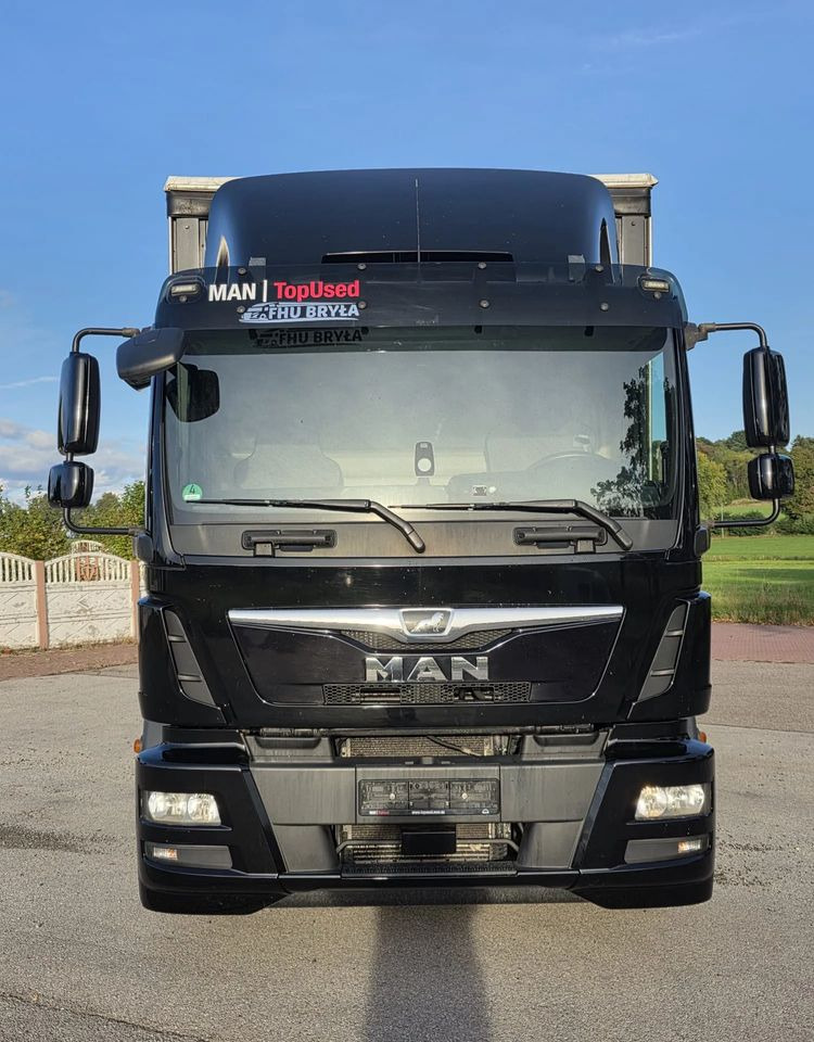 MAN TGM 12.290 / 15.290 / E6/ FIRANKA /BOCZNE DRZWI / BURTO-FIRANKA / 18PALET / WINDA / NISKI PRZEBIEG / 2018/ CAŁY NA PODUSZKACH / SERWISOWANY - Camion à rideaux coulissants: photos 3 MAN TGM 12.290 / 15.290 / E6/ FIRANKA /BOCZNE DRZWI / BURTO-FIRANKA / 18PALET / WINDA / NISKI PRZEBIEG / 2018/ CAŁY NA PODUSZKACH / SERWISOWANY - Camion à rideaux coulissants: photos 3