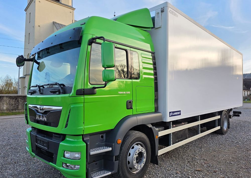 MAN TGM 18.320 / 18.290 / 15.290 / IZOTERMA / WINDA / 19PALET / E6 / 08.2018 / LIFT / SPROWADZONY / AUTOMAT / SYPIALKA / PIERWSZY WŁAŚCICIEL / BOCZNE DRZWI / STAN BARDZO DOBRY - Camion frigorifique: photos 1 MAN TGM 18.320 / 18.290 / 15.290 / IZOTERMA / WINDA / 19PALET / E6 / 08.2018 / LIFT / SPROWADZONY / AUTOMAT / SYPIALKA / PIERWSZY WŁAŚCICIEL / BOCZNE DRZWI / STAN BARDZO DOBRY - Camion frigorifique: photos 1