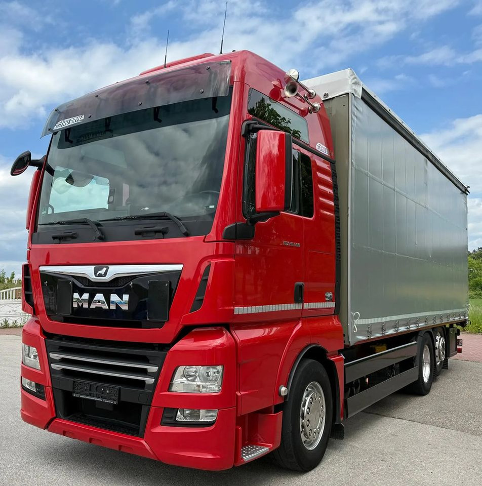 MAN TGX 26.500/LIFT/6X2/KLIMA POSTOJOWA/18PALET/E6/FIRANKA/WINDA/NISKI PRZEBIEG/JEDEN WŁAŚCICIEL/PODWIESZANA OŚ - Camion à rideaux coulissants: photos 2 MAN TGX 26.500/LIFT/6X2/KLIMA POSTOJOWA/18PALET/E6/FIRANKA/WINDA/NISKI PRZEBIEG/JEDEN WŁAŚCICIEL/PODWIESZANA OŚ - Camion à rideaux coulissants: photos 2
