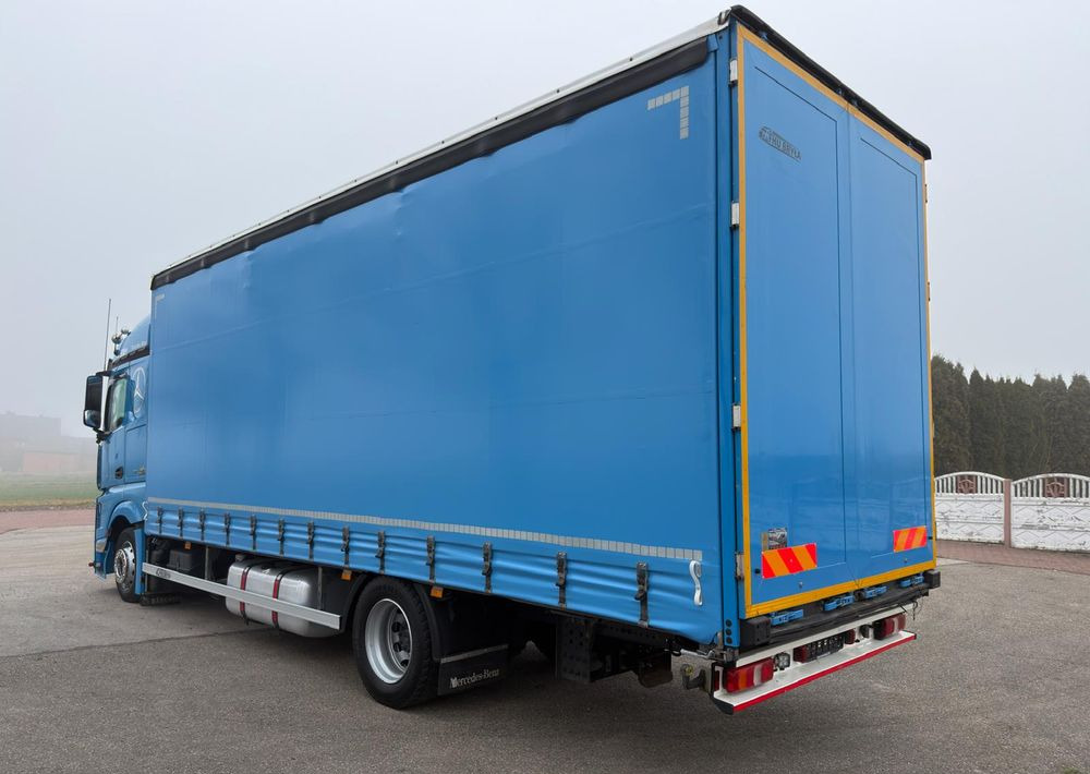 Mercedes-Benz ACTROS 1833 / FIRANKA/ WINDA / NOWY TACHOGRAF G2V2 / NOWE OPONY / 19PALET / 8TON ŁADOWNOŚCI / AUTOMAT / DUŻY SILNIK / SYPIALKA / SERWISOWANY / 2018 / JAK NOWY / - Camion à rideaux coulissants: photos 5 Mercedes-Benz ACTROS 1833 / FIRANKA/ WINDA / NOWY TACHOGRAF G2V2 / NOWE OPONY / 19PALET / 8TON ŁADOWNOŚCI / AUTOMAT / DUŻY SILNIK / SYPIALKA / SERWISOWANY / 2018 / JAK NOWY / - Camion à rideaux coulissants: photos 5