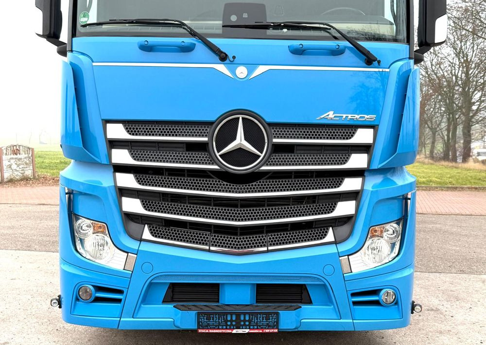 Mercedes-Benz ACTROS 1833 / FIRANKA/ WINDA / NOWY TACHOGRAF G2V2 / NOWE OPONY / 19PALET / 8TON ŁADOWNOŚCI / AUTOMAT / DUŻY SILNIK / SYPIALKA / SERWISOWANY / 2018 / JAK NOWY / - Camion à rideaux coulissants: photos 5 Mercedes-Benz ACTROS 1833 / FIRANKA/ WINDA / NOWY TACHOGRAF G2V2 / NOWE OPONY / 19PALET / 8TON ŁADOWNOŚCI / AUTOMAT / DUŻY SILNIK / SYPIALKA / SERWISOWANY / 2018 / JAK NOWY / - Camion à rideaux coulissants: photos 5