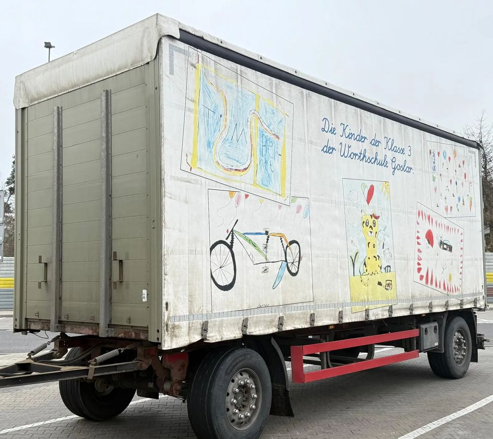 Schmitz Cargobull PRZYCZEPA CIĘŻAROWA/FIRANKA/ 18PALET/ ROLNICZA/ DO SŁOMY/ SPROWADZONA/ DO KISZONKI - Remorque rideaux coulissants: photos 1 Schmitz Cargobull PRZYCZEPA CIĘŻAROWA/FIRANKA/ 18PALET/ ROLNICZA/ DO SŁOMY/ SPROWADZONA/ DO KISZONKI - Remorque rideaux coulissants: photos 1