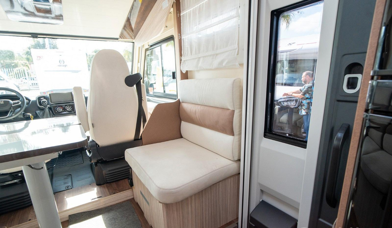 Camping-car intégral neuf Elnagh magnum 582: photos 6