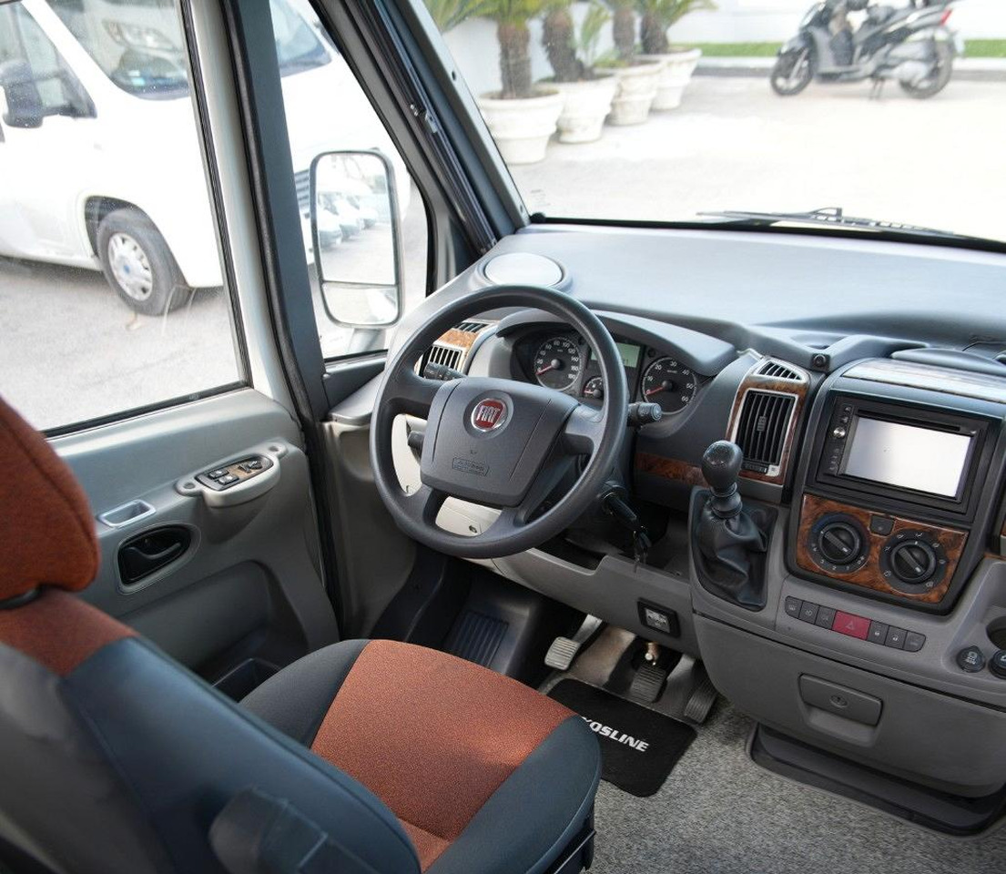 Photo d'intérieur 1: Camping-car intégral Laika rexosline 620
