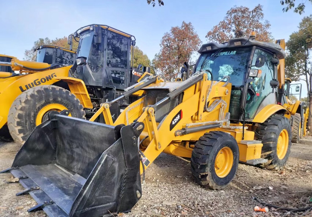 CAT 420 F Caterpillar 420F backhoe loader - Tractopelle: photos 3 CAT 420 F Caterpillar 420F backhoe loader - Tractopelle: photos 3