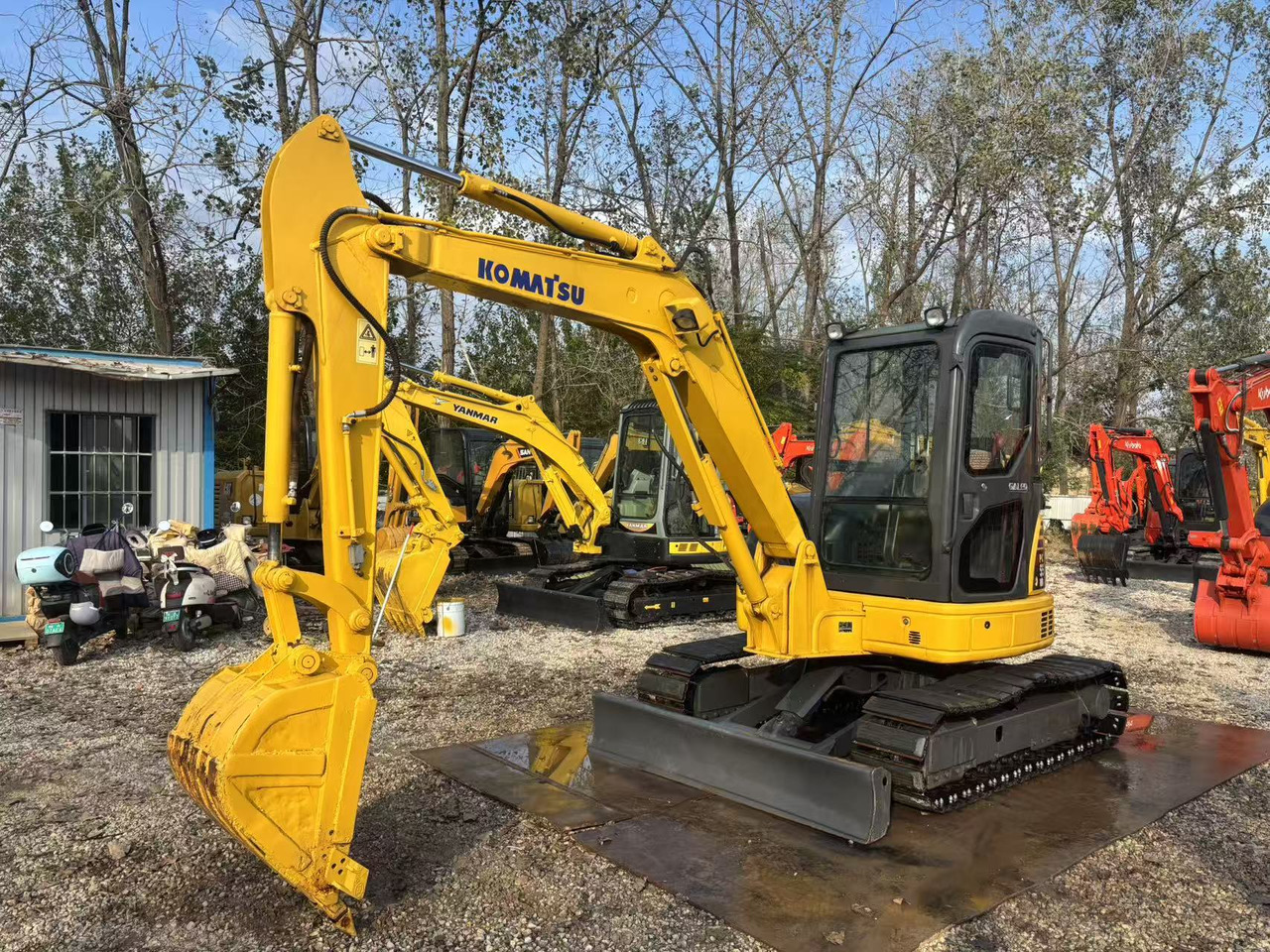 KOMATSU PC55MR-3 - Mini pelle: photos 3 KOMATSU PC55MR-3 - Mini pelle: photos 3