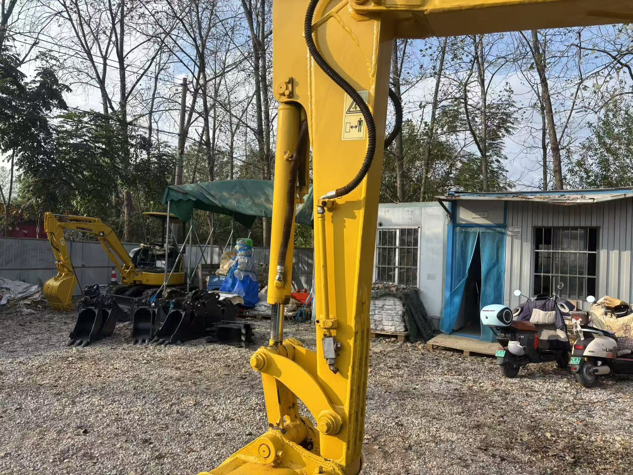 KOMATSU PC55MR-3 - Mini pelle: photos 4 KOMATSU PC55MR-3 - Mini pelle: photos 4