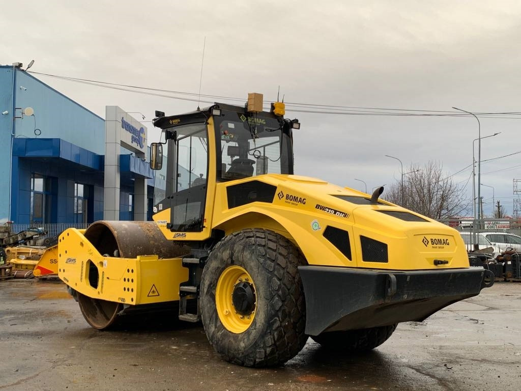 Bomag BW219 DH5+3D Trimble GPS - Compacteur à pieds de mouton/ Monocylindre: photos 3 Bomag BW219 DH5+3D Trimble GPS - Compacteur à pieds de mouton/ Monocylindre: photos 3