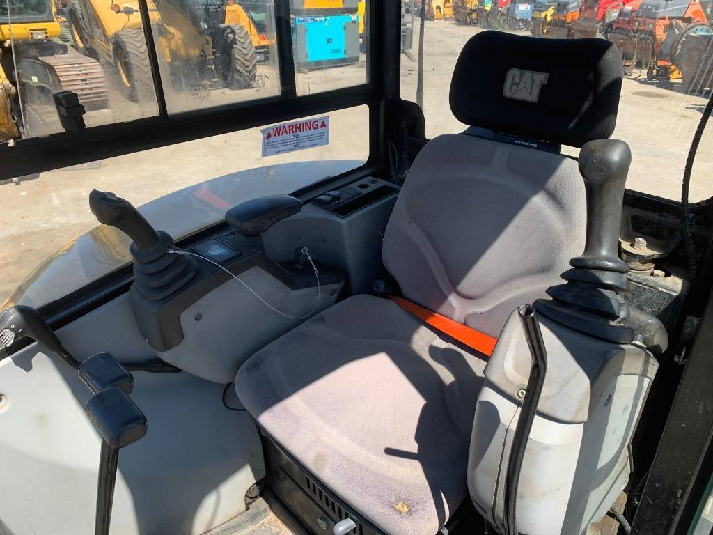 Mini pelle CAT 302.7 CR: photos 9 Mini pelle CAT 302.7 CR: photos 9