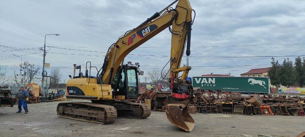 CAT 320 D - Pelle sur chenille: photos 2 CAT 320 D - Pelle sur chenille: photos 2