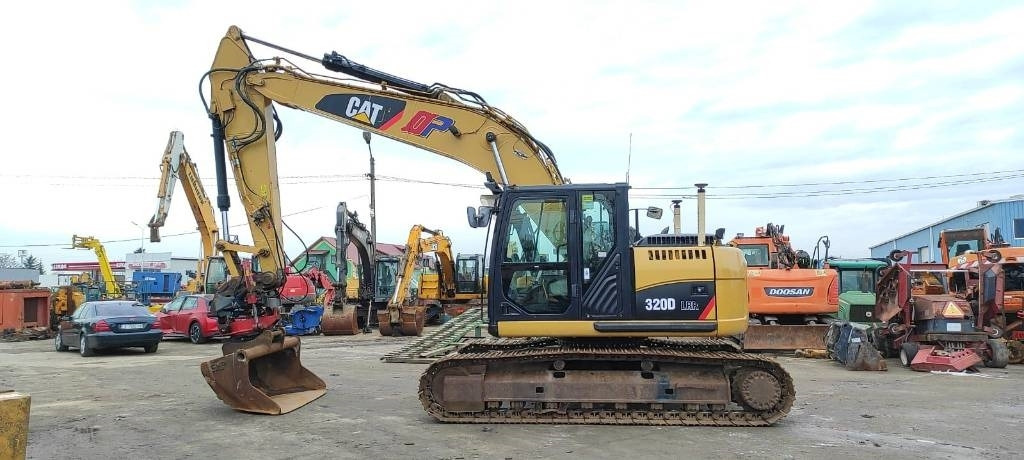 CAT 320 D  - crédit-bail CAT 320 D: photos 9