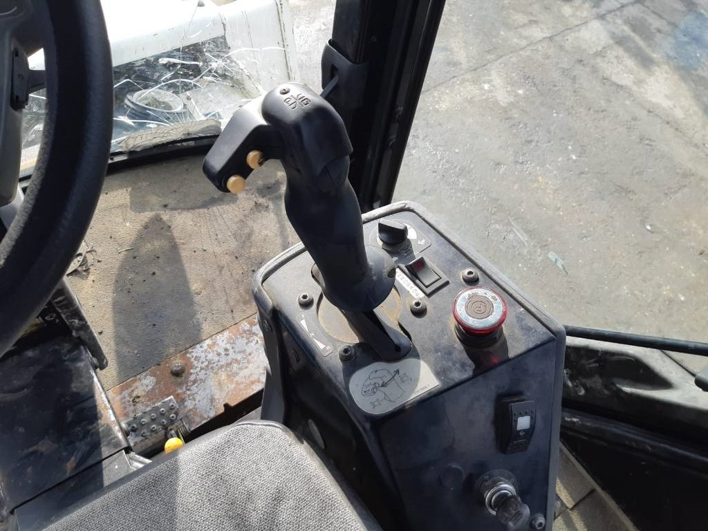 CAT CB 434 D  - crédit-bail CAT CB 434 D: photos 7