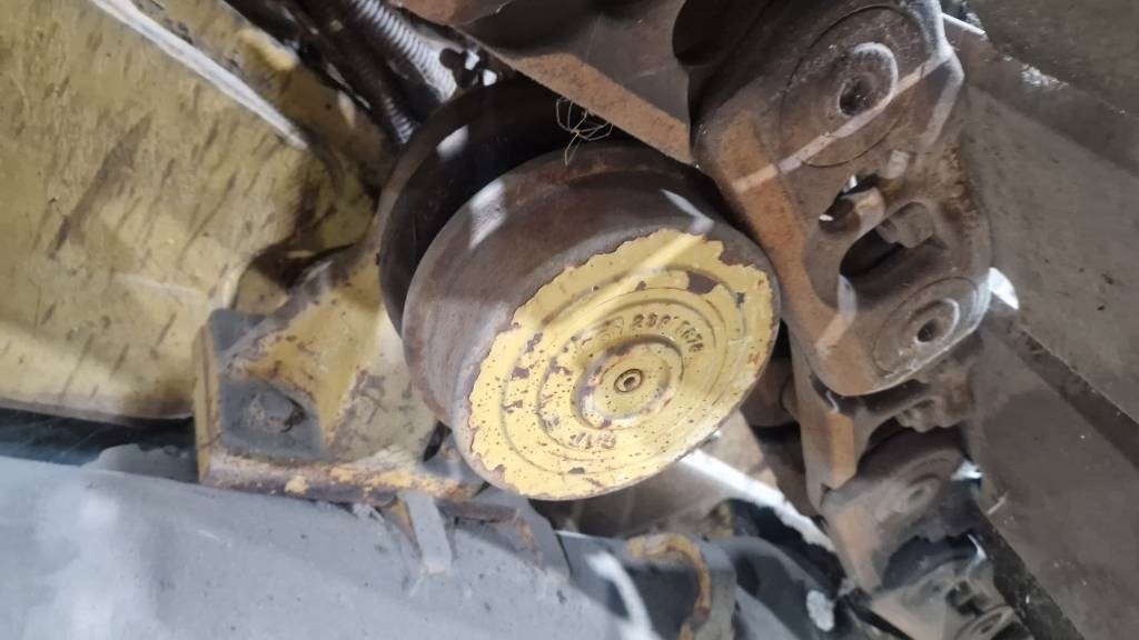 CAT D5 FOR PARTS - Bulldozer: photos 3 CAT D5 FOR PARTS - Bulldozer: photos 3