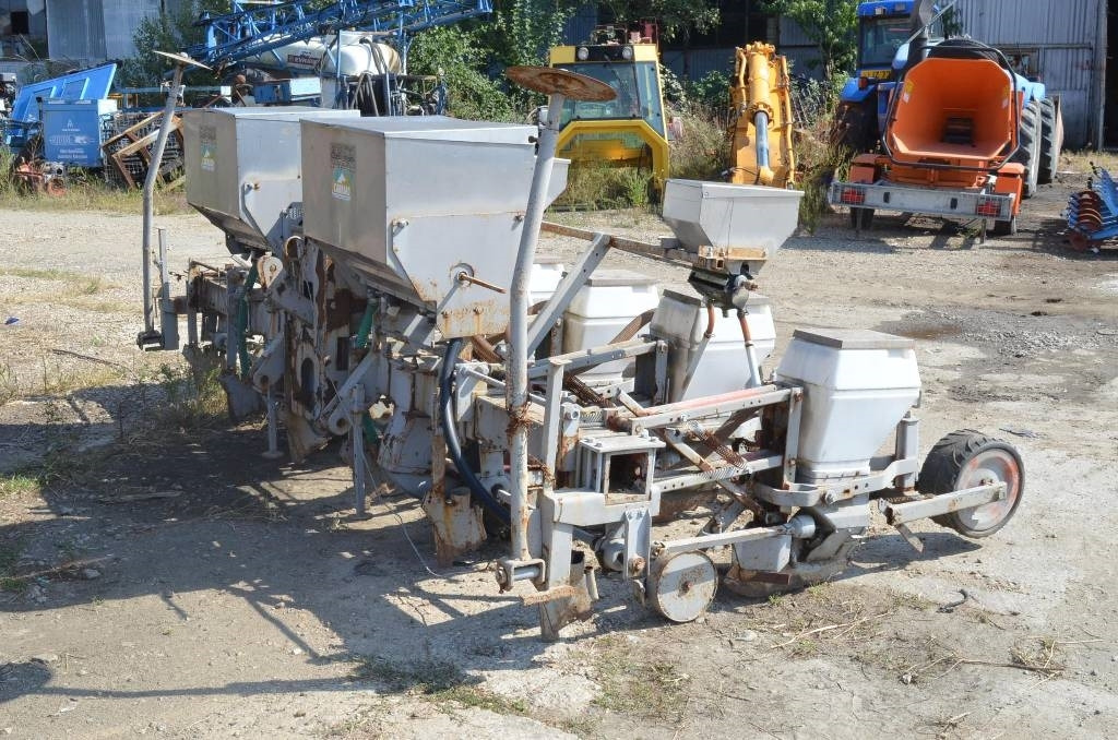 Carraro Elli 4000 - Semoir monograine: photos 1 Carraro Elli 4000 - Semoir monograine: photos 1