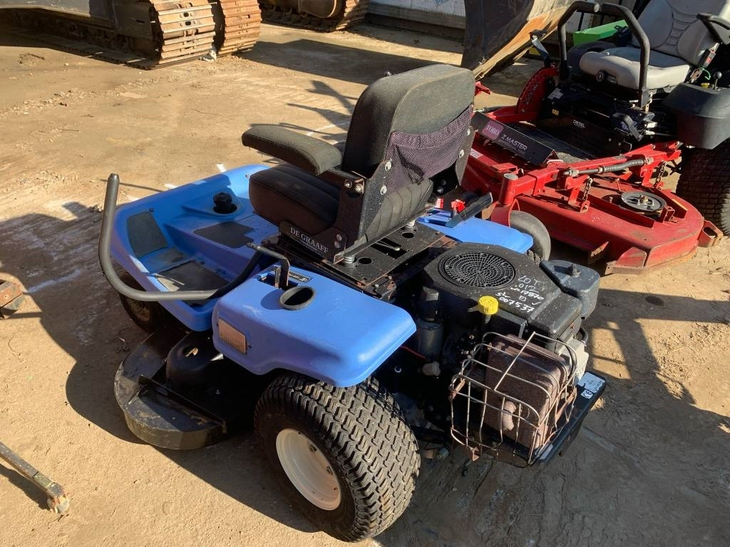 Dixon ZTR4421 - Motofaucheuse: photos 5 Dixon ZTR4421 - Motofaucheuse: photos 5