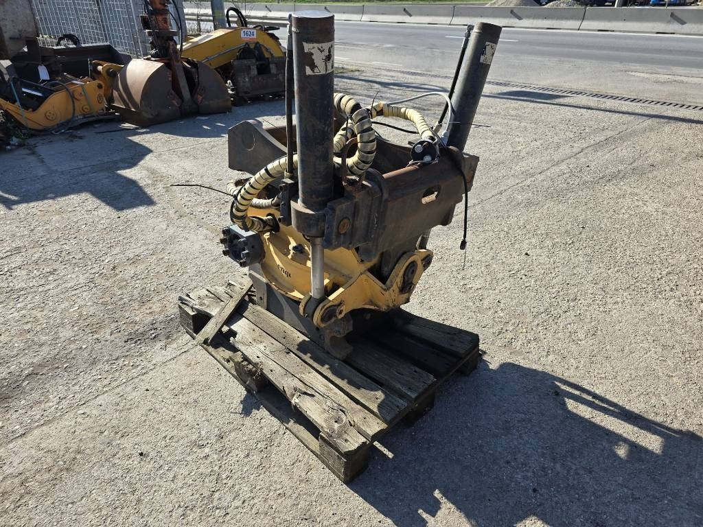 Engcon EC30 Rototilt - Tiltrotator: photos 1 Engcon EC30 Rototilt - Tiltrotator: photos 1