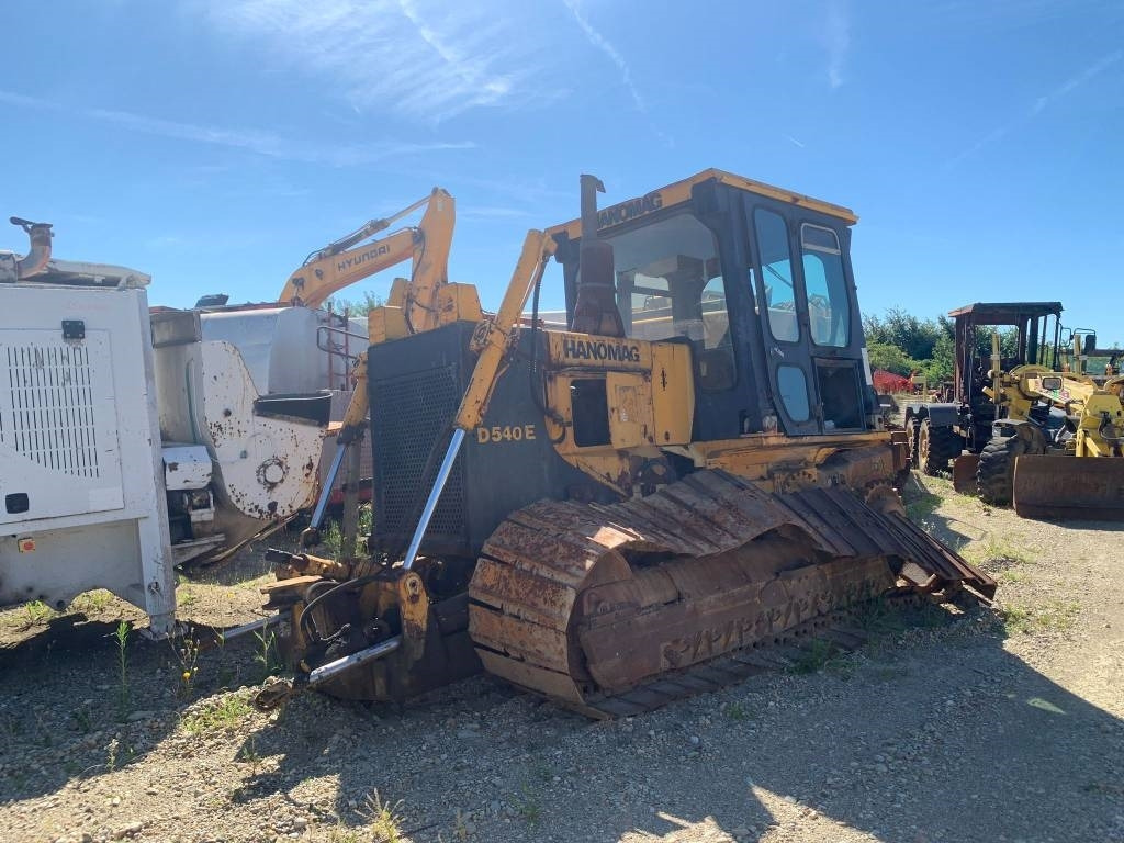 Hanomag D 540 E FOR PARTS - Bulldozer: photos 1 Hanomag D 540 E FOR PARTS - Bulldozer: photos 1