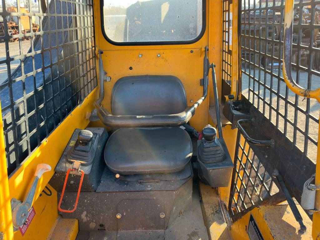 Mini chargeuse JCB 165: photos 7
