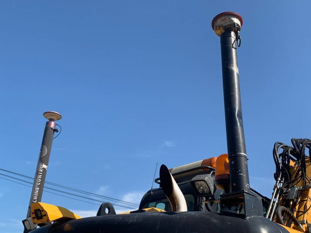 JCB JS 145 W+Engcon Rototilt+Sistem Laser 2D Leica Ico - Pelle sur pneus: photos 5 JCB JS 145 W+Engcon Rototilt+Sistem Laser 2D Leica Ico - Pelle sur pneus: photos 5