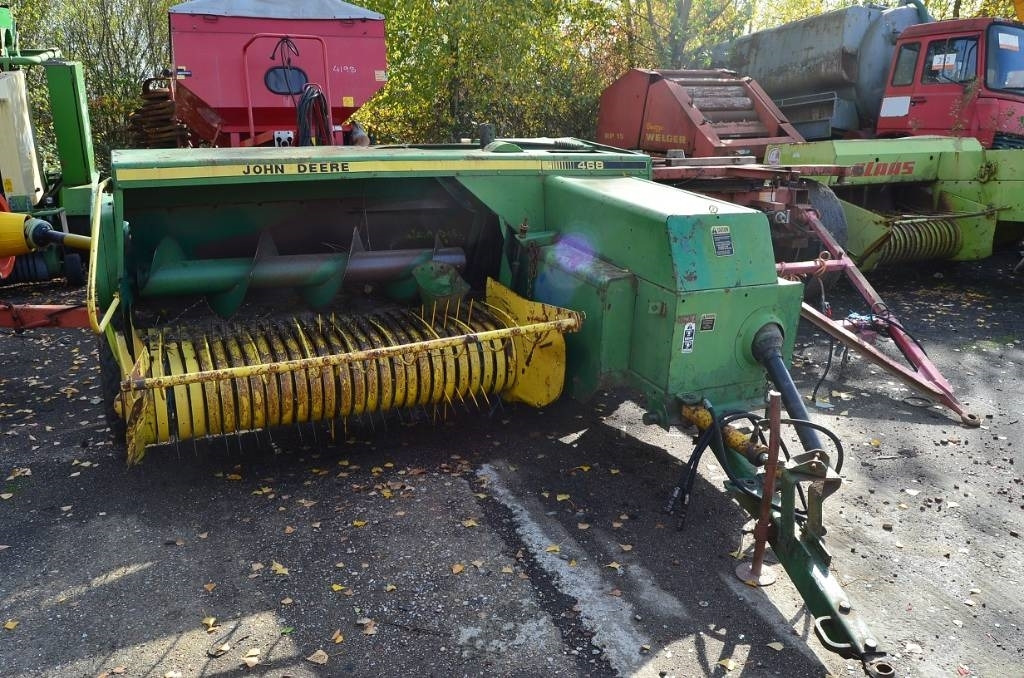 John Deere 468 - Presse à balles cubiques: photos 1 John Deere 468 - Presse à balles cubiques: photos 1