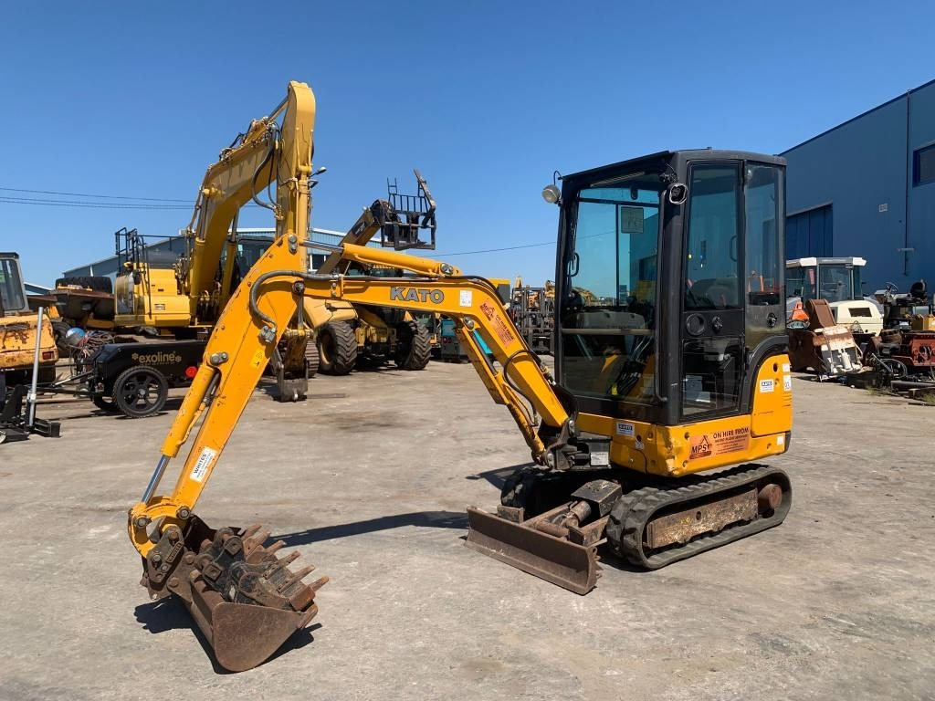 Kato 19VXE - Mini pelle: photos 1 Kato 19VXE - Mini pelle: photos 1