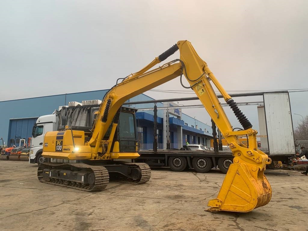 Komatsu PC 130 - Pelle sur chenille: photos 4 Komatsu PC 130 - Pelle sur chenille: photos 4