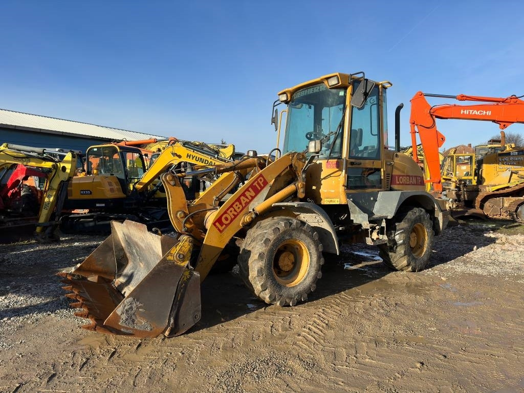 Liebherr L 509 - Chargeuse sur pneus: photos 1 Liebherr L 509 - Chargeuse sur pneus: photos 1