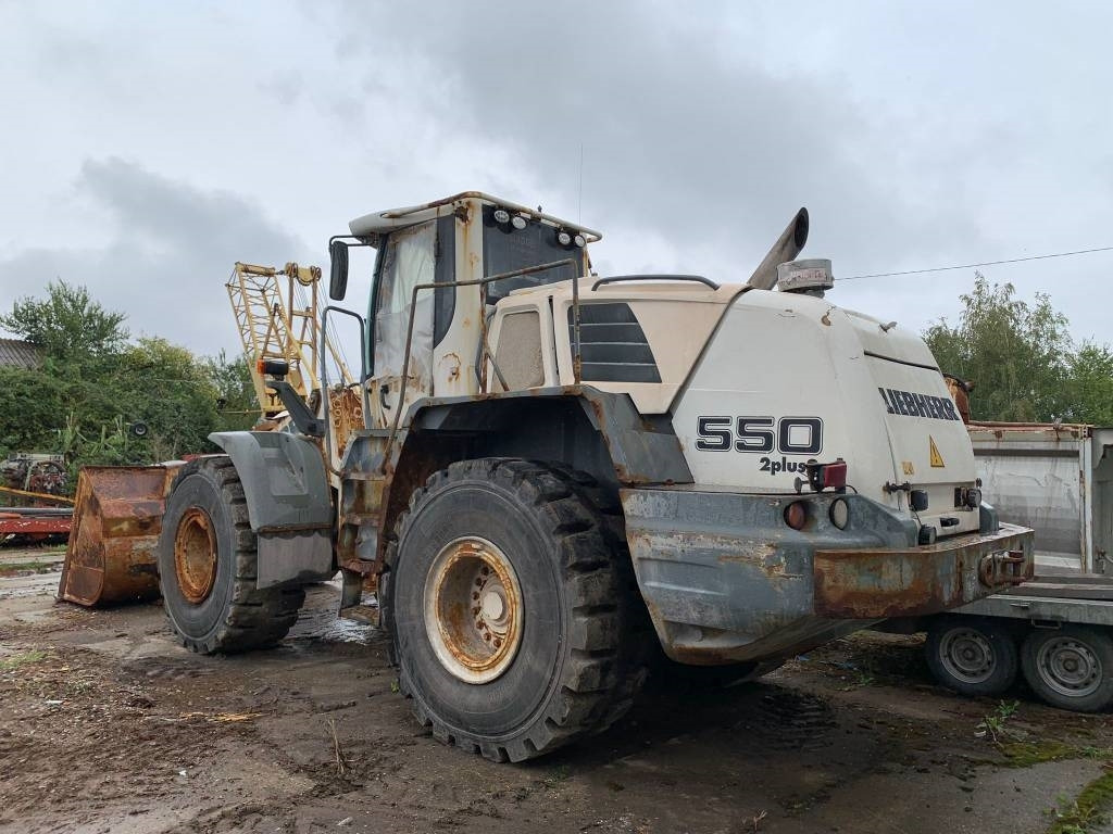 Liebherr L 550 2Plus2 FOR PARTS - Chargeuse sur pneus: photos 3 Liebherr L 550 2Plus2 FOR PARTS - Chargeuse sur pneus: photos 3