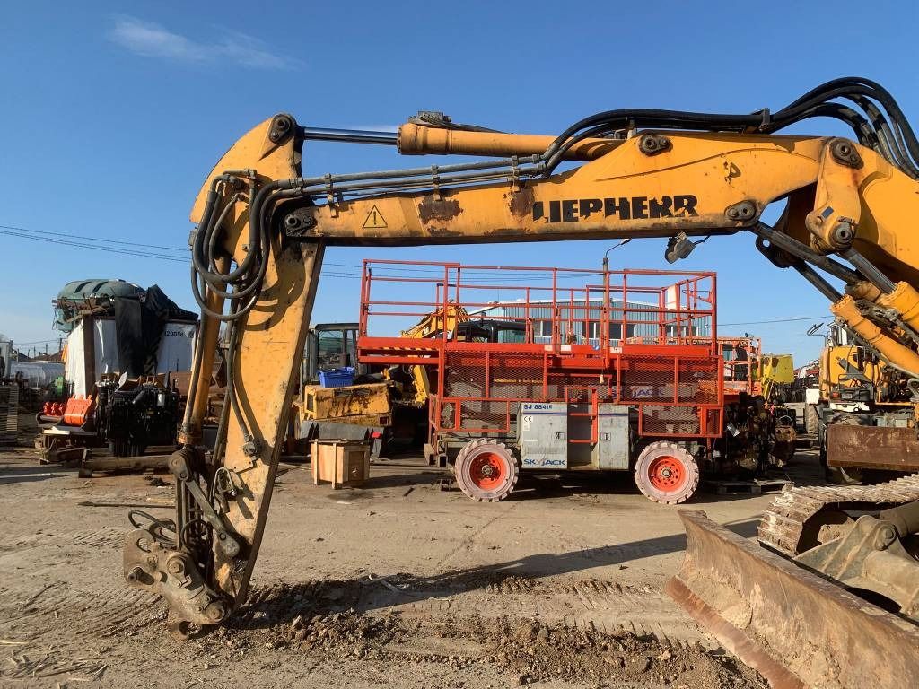 Liebherr R 313 - Pelle sur chenille: photos 4 Liebherr R 313 - Pelle sur chenille: photos 4