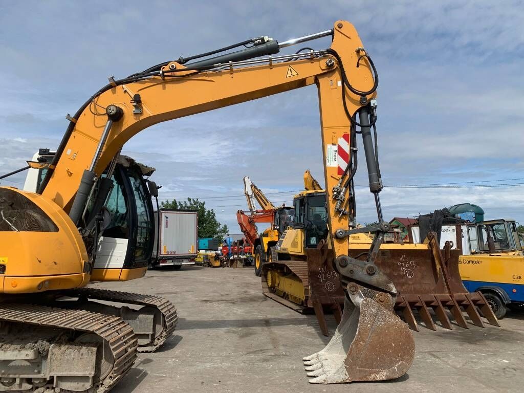 Liebherr R 914 Compact Litronic Liebherr R 914 Compact Litronic - Pelle sur pneus: photos 5 Liebherr R 914 Compact Litronic Liebherr R 914 Compact Litronic - Pelle sur pneus: photos 5