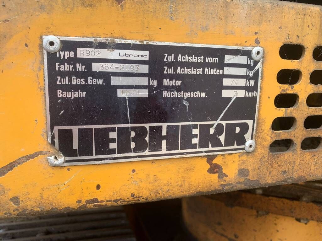 Liebherr R902 For Parts Liebherr R902 For Parts - Pelle sur chenille: photos 5 Liebherr R902 For Parts Liebherr R902 For Parts - Pelle sur chenille: photos 5