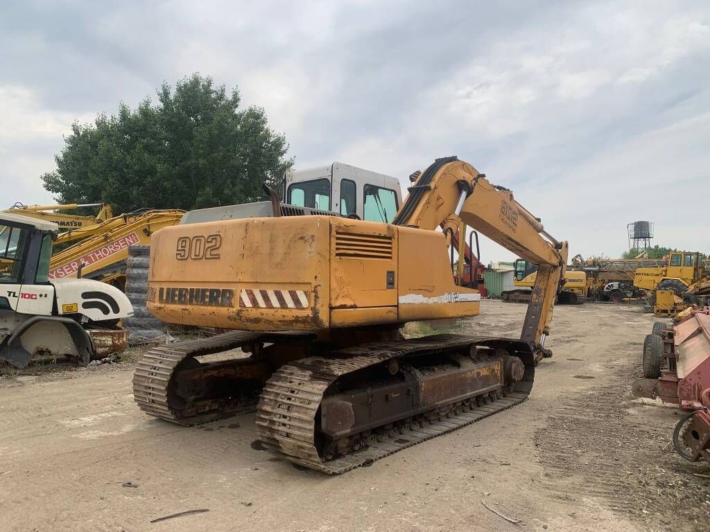 Liebherr R902 For Parts Liebherr R902 For Parts - Pelle sur chenille: photos 3 Liebherr R902 For Parts Liebherr R902 For Parts - Pelle sur chenille: photos 3