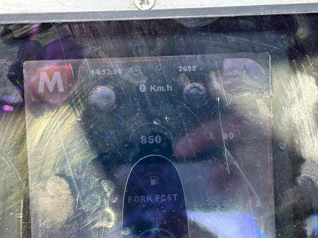 Chariot télescopique Magni RTH 5,23: photos 10 Chariot télescopique Magni RTH 5,23: photos 10