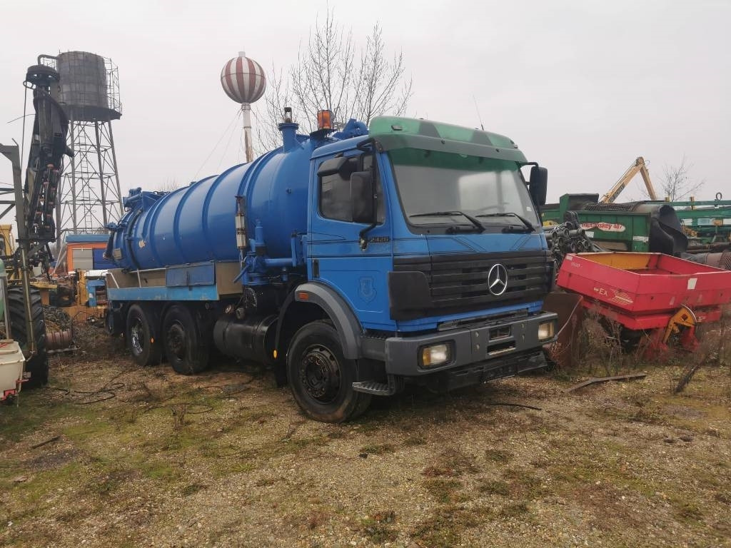 Mercedes-Benz 2426 - Camion hydrocureur: photos 1 Mercedes-Benz 2426 - Camion hydrocureur: photos 1