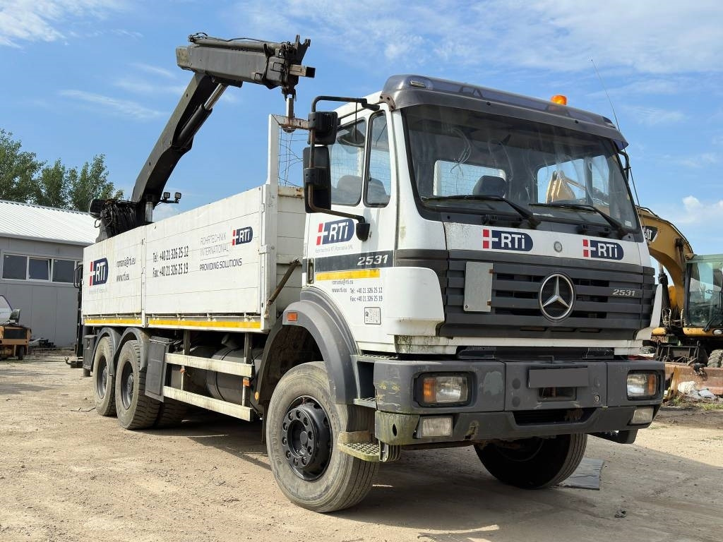 Mercedes-Benz 2531 - Camion grue, Camion plateau: photos 1 Mercedes-Benz 2531 - Camion grue, Camion plateau: photos 1