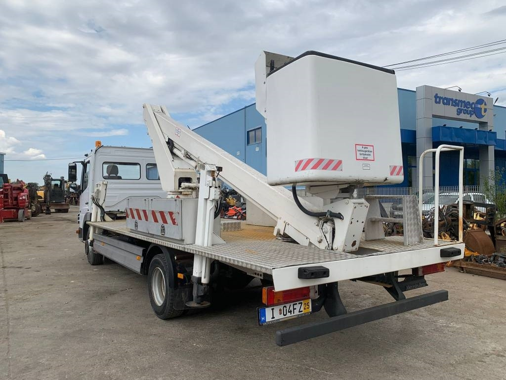 Mercedes-Benz Atego 818 - Camion avec nacelle: photos 3 Mercedes-Benz Atego 818 - Camion avec nacelle: photos 3