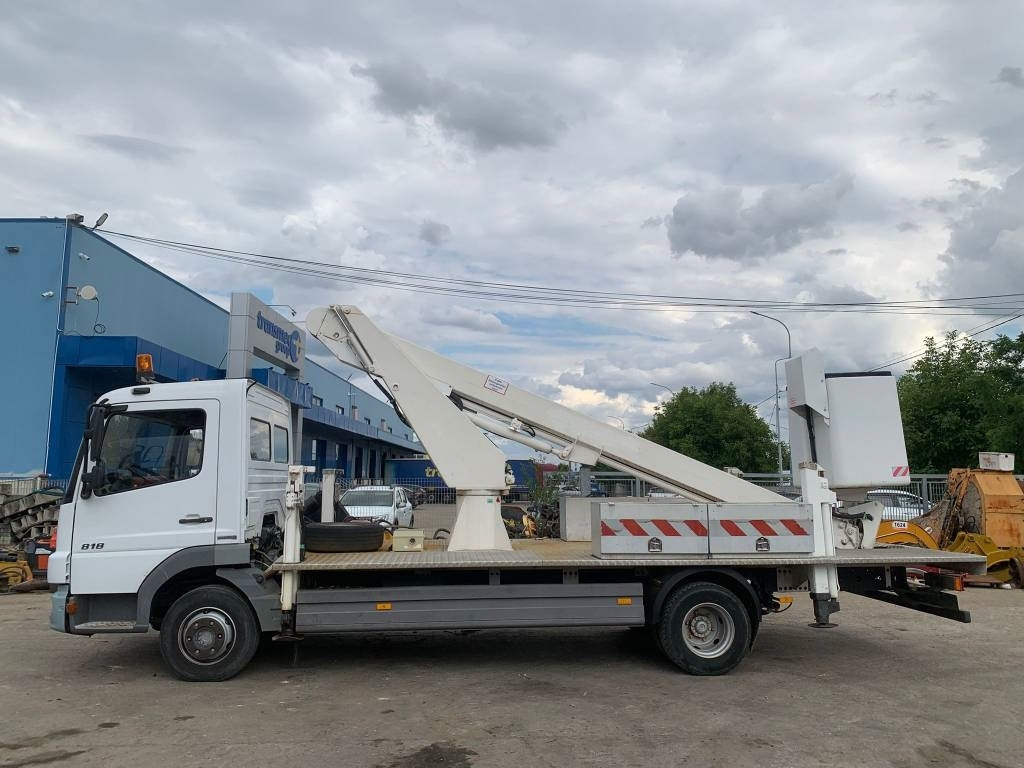 Mercedes-Benz Atego 818 - Camion avec nacelle: photos 2 Mercedes-Benz Atego 818 - Camion avec nacelle: photos 2