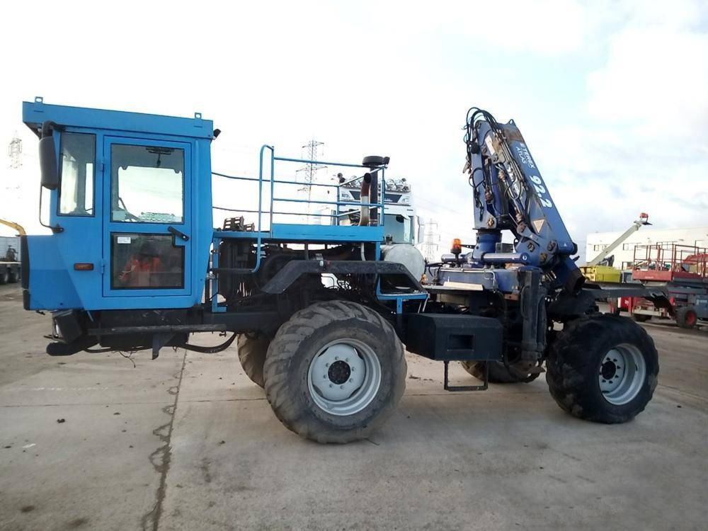 Mercedes-Benz Unimog - Camion grue: photos 2 Mercedes-Benz Unimog - Camion grue: photos 2