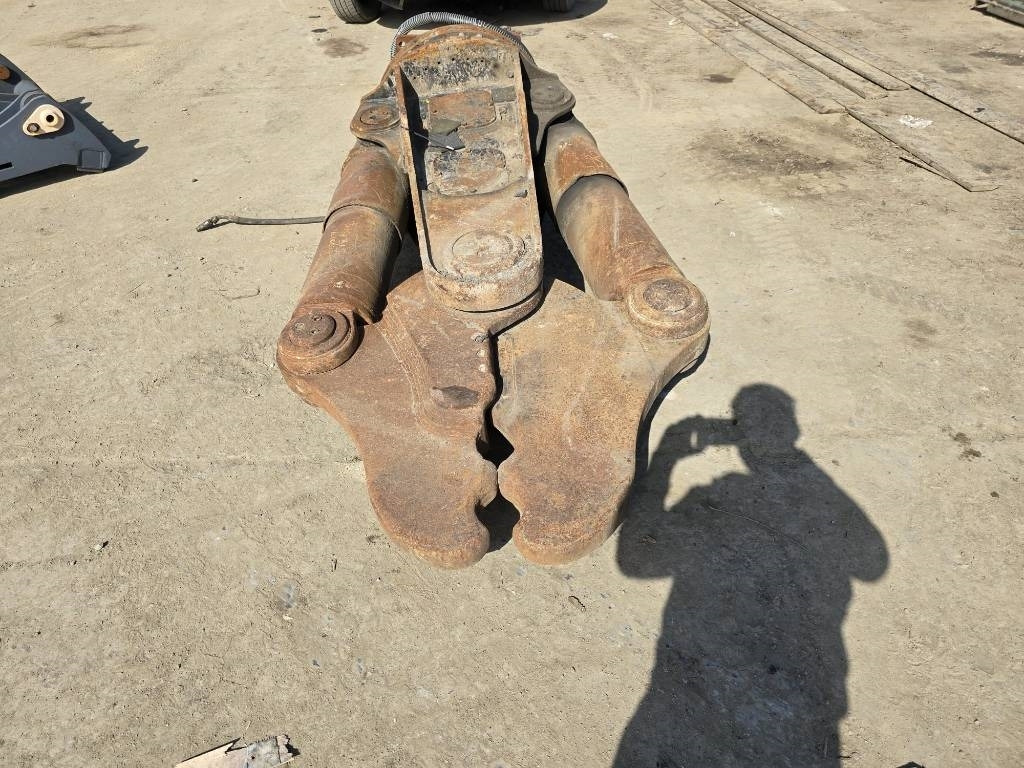 Montabert 2T - Tarière: photos 2 Montabert 2T - Tarière: photos 2