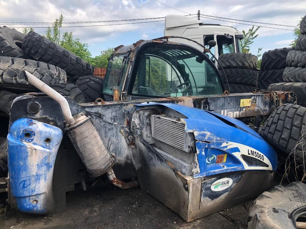 New Holland For Parts LM 5060 - Chariot télescopique: photos 1 New Holland For Parts LM 5060 - Chariot télescopique: photos 1