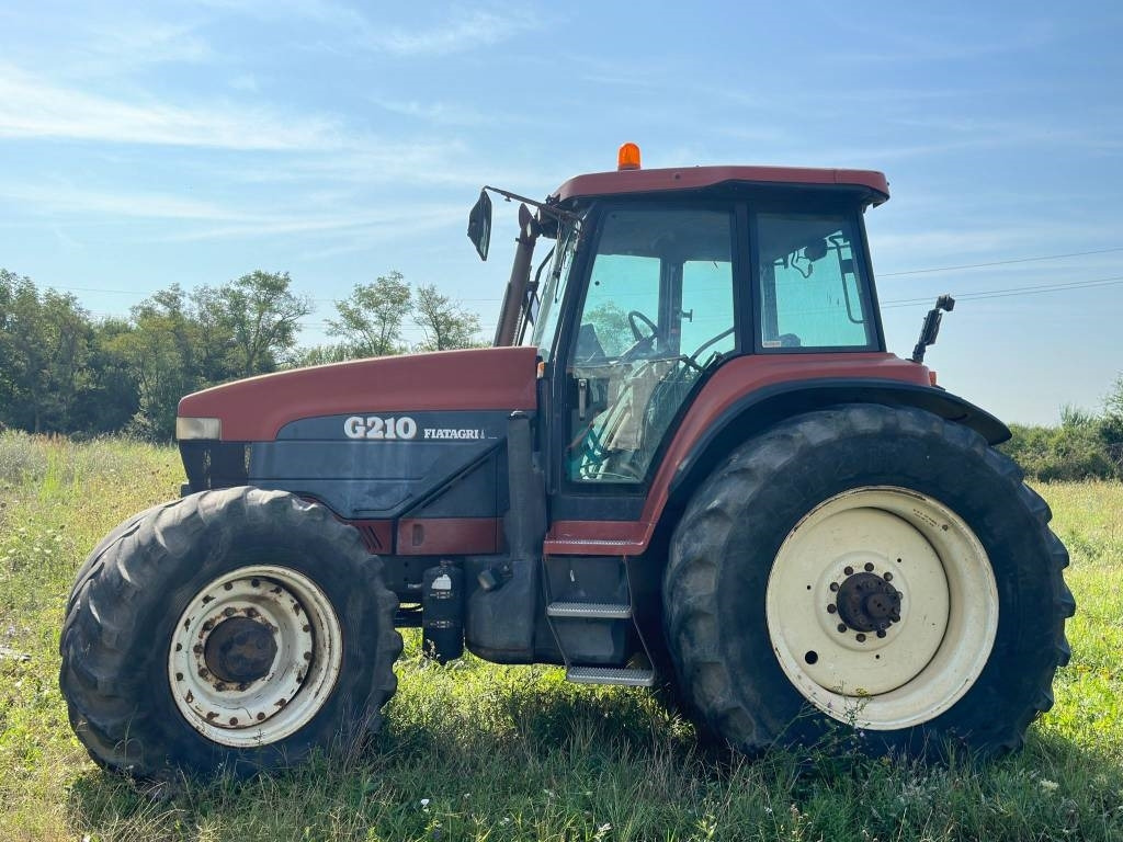 New Holland G 210 - Tracteur agricole: photos 2 New Holland G 210 - Tracteur agricole: photos 2