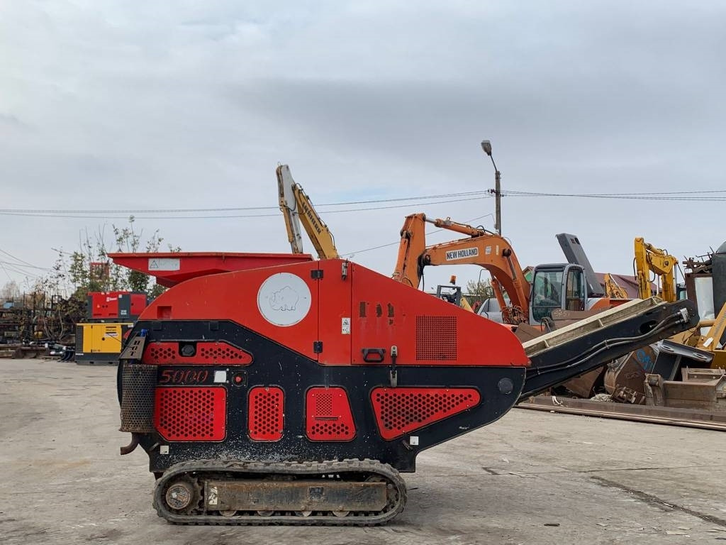 Red Rhino 5000 - Concasseur mobile: photos 5 Red Rhino 5000 - Concasseur mobile: photos 5