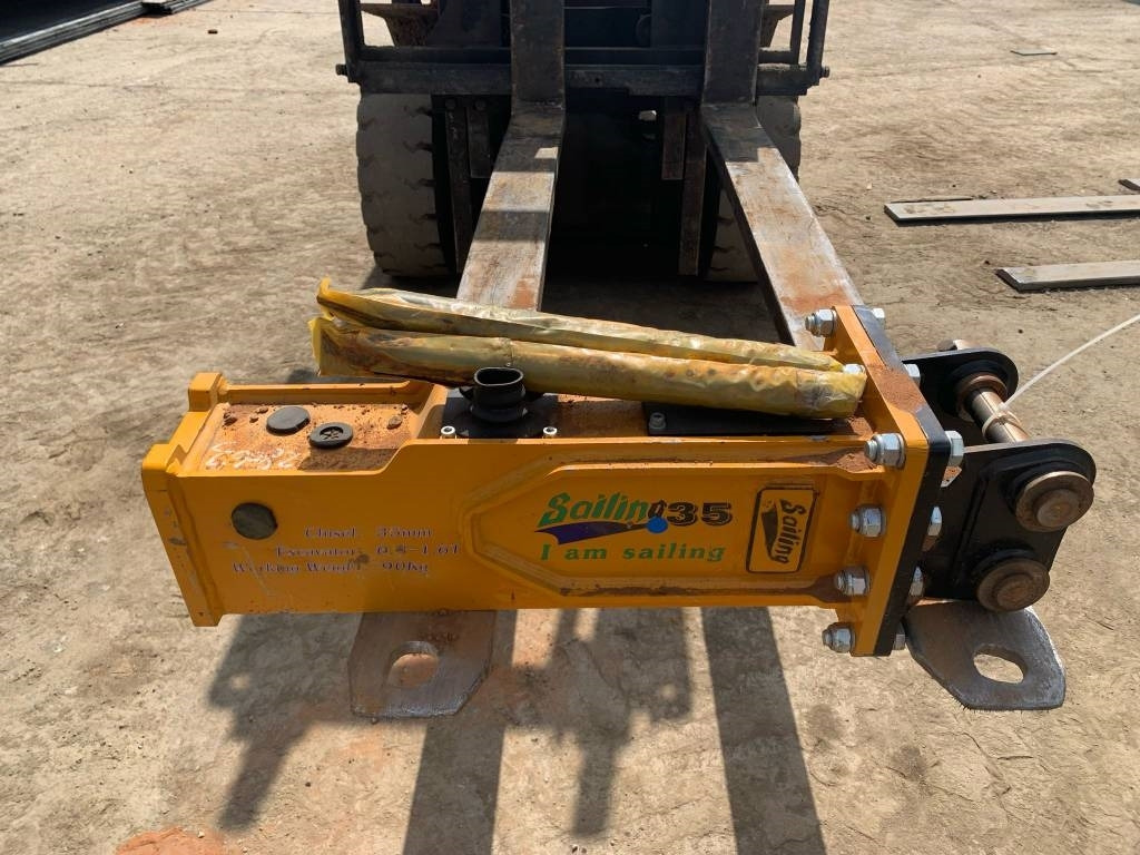 Sailing 35 Hydraulic Breaker - Marteau hydraulique pour Engins de chantier: photos 2 Sailing 35 Hydraulic Breaker - Marteau hydraulique pour Engins de chantier: photos 2
