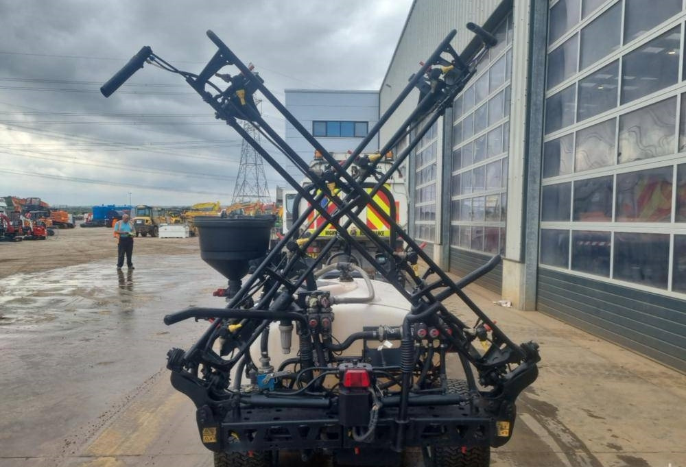 Toro Multi Pro 1750 - Pulvé automoteur: photos 4 Toro Multi Pro 1750 - Pulvé automoteur: photos 4