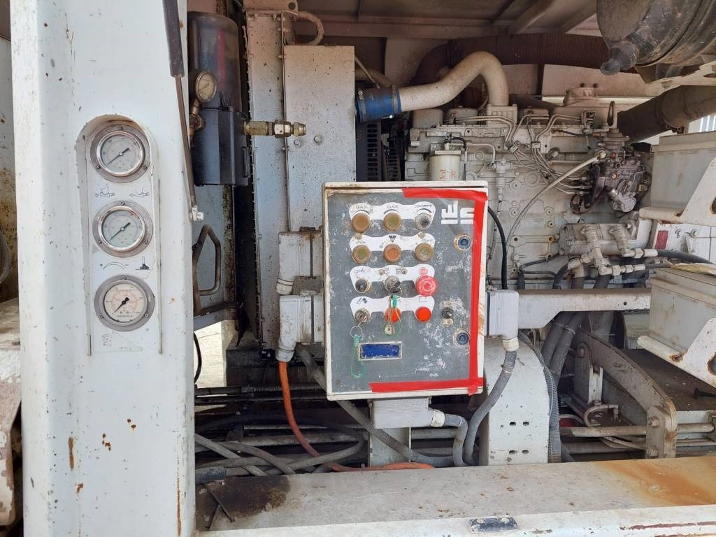 Utranazz SCM80C - Pompe à béton stationnaire: photos 5 Utranazz SCM80C - Pompe à béton stationnaire: photos 5