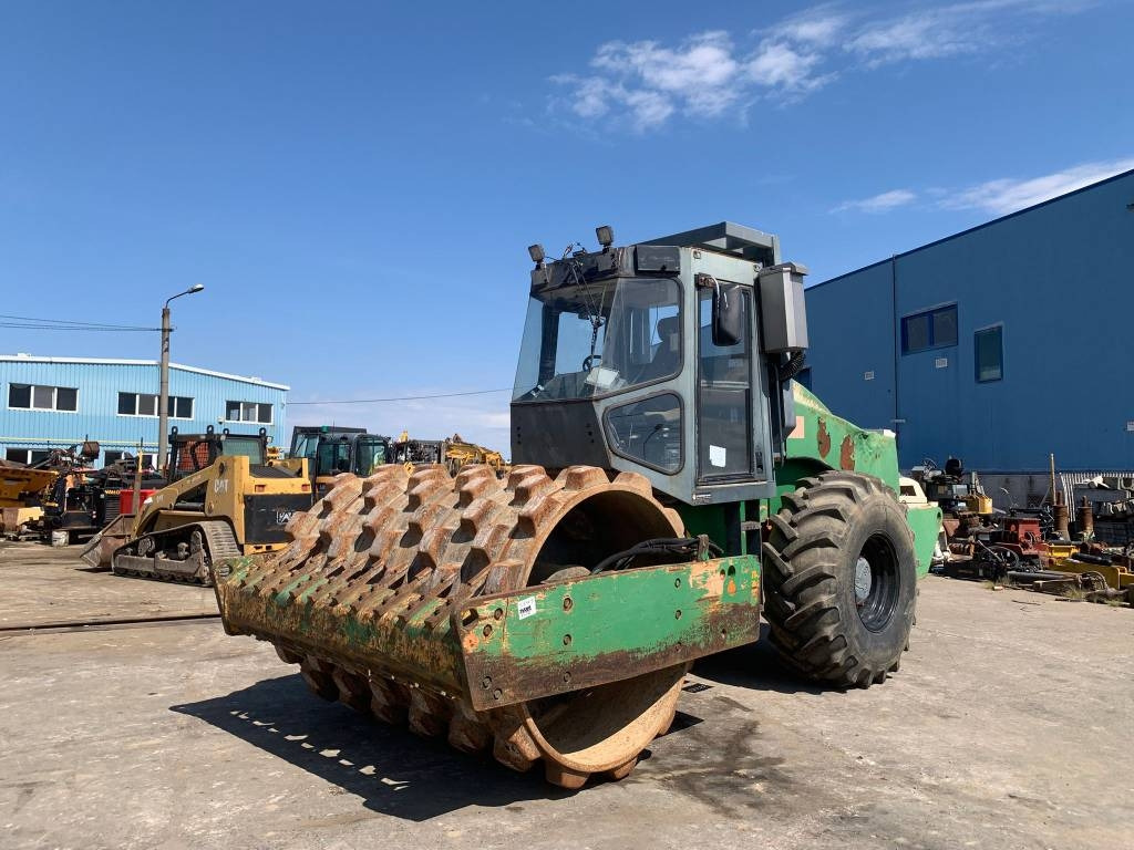 Vibromax W1405D - Compacteur à pieds de mouton/ Monocylindre: photos 1 Vibromax W1405D - Compacteur à pieds de mouton/ Monocylindre: photos 1